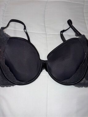Victoria’s Secret Lace-Trim ipex Bra